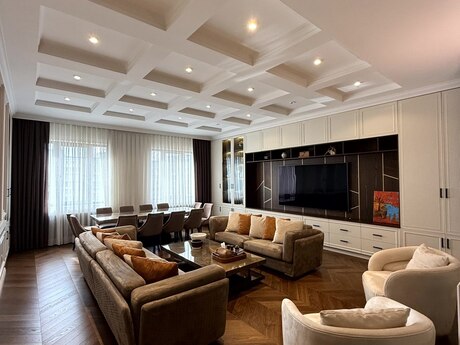 7 otaqlı yeni tikili - 28 May m. - 285 m²