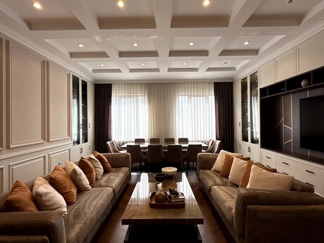 7 otaqlı yeni tikili - 28 May m. - 285 m²