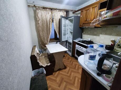3 otaqlı köhnə tikili - Elmlər Akademiyası m. - 70 m²