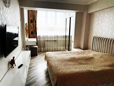 4 otaqlı köhnə tikili - İçəri Şəhər m. - 145 m²