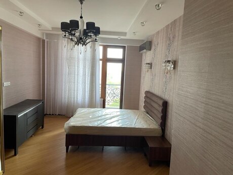 4 otaqlı yeni tikili - 28 May m. - 160 m²