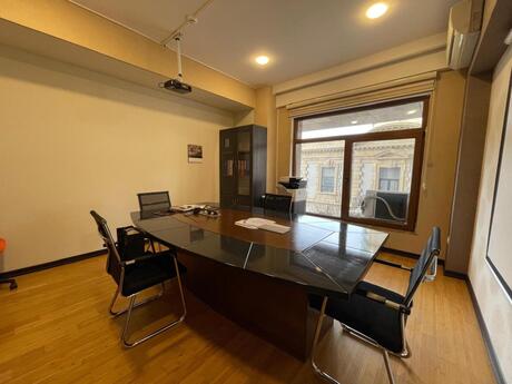 3 otaqlı ofis - Nizami m. - 154 m²