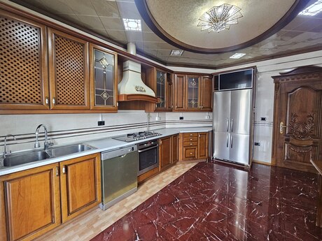 4 otaqlı yeni tikili - Nizami m. - 185 m²