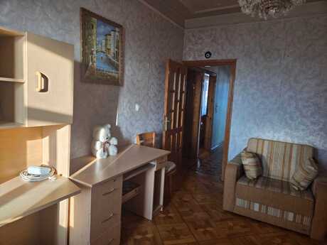 4 otaqlı köhnə tikili - 9-cu mikrorayon q. - 100 m²