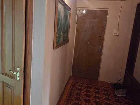4 otaqlı köhnə tikili - 9-cu mikrorayon q. - 100 m²