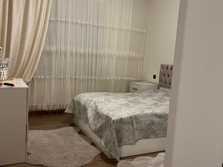 4 otaqlı həyət evi/bağ evi - Badamdar q. - 200 m²