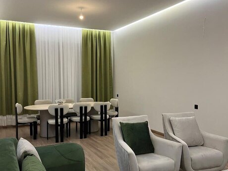 Elan №5904450 - Bakı, Badamdar q., 4 otaqlı, 200 m²