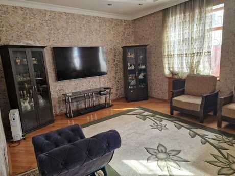 5 otaqlı həyət evi/bağ evi - Nizami r. - 240 m²