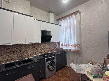 3-комн. вторичка - м. Элмляр Академиясы - 70 м²