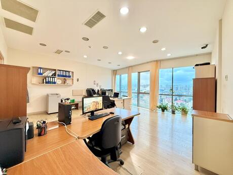 6 otaqlı yeni tikili - Şah İsmayıl Xətai m. - 170 m²