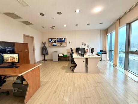 6 otaqlı yeni tikili - Şah İsmayıl Xətai m. - 170 m²