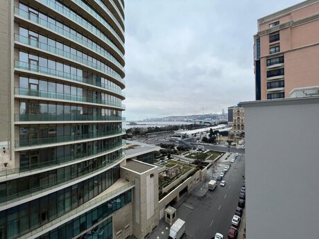 Объявление №5904814 - Баку, Абшеронcкий  р., 4-комн., 240 м², 11/20 этаж