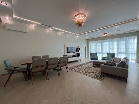 4 otaqlı yeni tikili - Şah İsmayıl Xətai m. - 220 m²