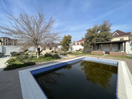 6 otaqlı həyət evi/bağ evi - Buzovna q. - 300 m²