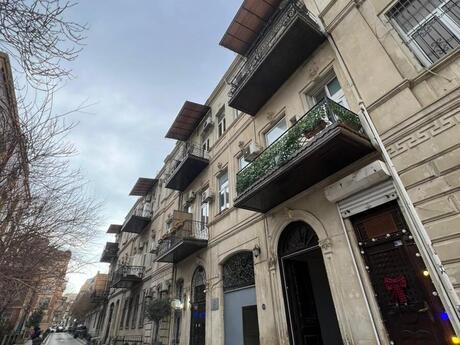 Объявление №5905634 - Баку, м. Сахил, 2-комн., 51 м², 3/3 этаж