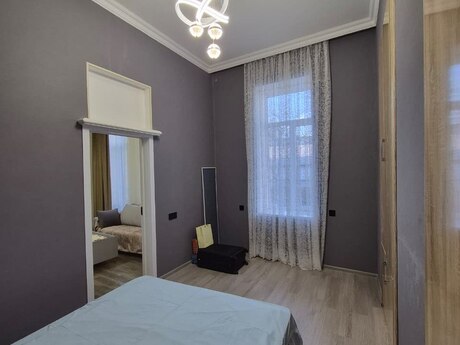 2 otaqlı köhnə tikili - 28 May m. - 52 m²