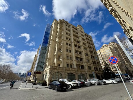 4-комн. вторичка - м. Низами - 120 м²
