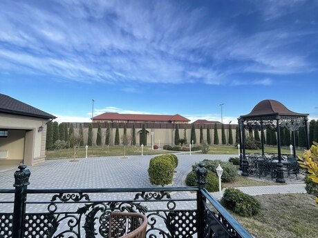 5 otaqlı həyət evi/bağ evi - Mərdəkan q. - 300 m²