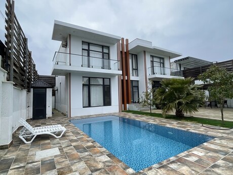 5 otaqlı həyət evi/bağ evi - Buzovna q. - 300 m²