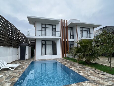 5 otaqlı həyət evi/bağ evi - Buzovna q. - 300 m²