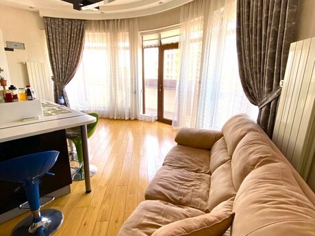5-комн. новостройка - м. Низами - 330 м²