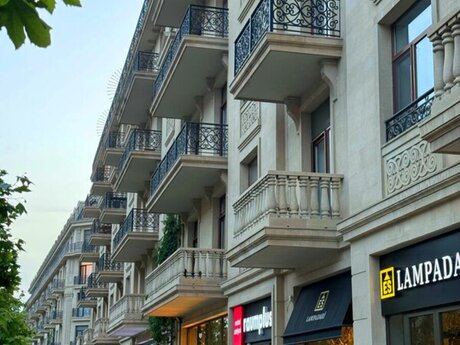 5 otaqlı yeni tikili - Ağ şəhər q. - 197 m²