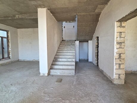 6 otaqlı həyət evi/bağ evi - Badamdar q. - 367 m²