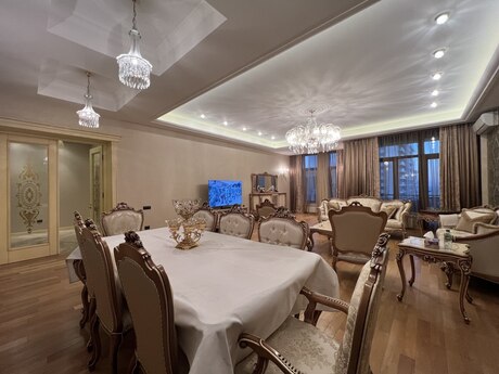 4 otaqlı yeni tikili - 28 May m. - 230 m²