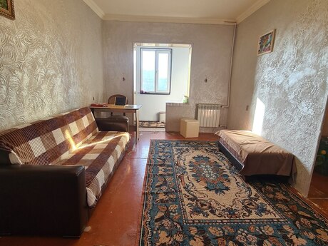 2 otaqlı köhnə tikili - 7-ci mikrorayon q. - 45 m²