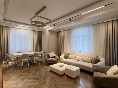 4 otaqlı yeni tikili - Elmlər Akademiyası m. - 165 m²