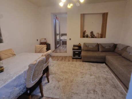 3 otaqlı həyət evi/bağ evi - İnşaatçılar m. - 80 m²