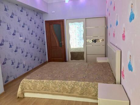 4 otaqlı yeni tikili - Şah İsmayıl Xətai m. - 181 m²