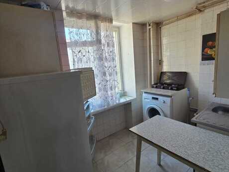 1 otaqlı köhnə tikili - Elmlər Akademiyası m. - 55 m²