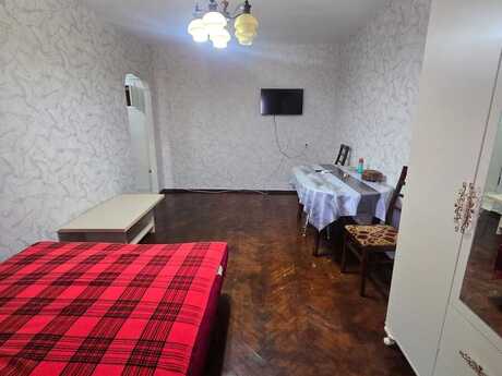 1 otaqlı köhnə tikili - Elmlər Akademiyası m. - 55 m²
