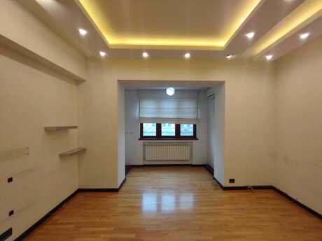 3 otaqlı köhnə tikili - Sahil m. - 90 m²