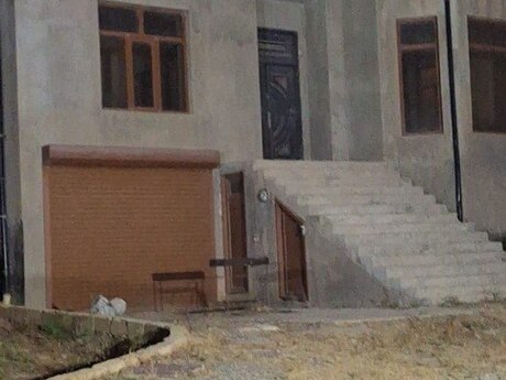 4 otaqlı həyət evi/bağ evi - Badamdar q. - 390 m²