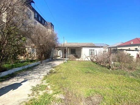 4 otaqlı həyət evi/bağ evi - Bakıxanov q. - 75 m²
