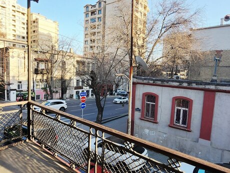 2 otaqlı mənzil, 67 m², Nizami: 230 000 ₼ 3
