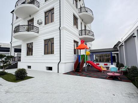 10 otaqlı həyət evi/bağ evi - Mərdəkan q. - 500 m²