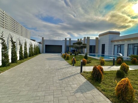5 otaqlı həyət evi/bağ evi - Mərdəkan q. - 260 m²