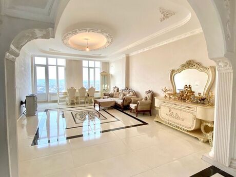 5 otaqlı həyət evi/bağ evi - Nəsimi m. - 240 m²