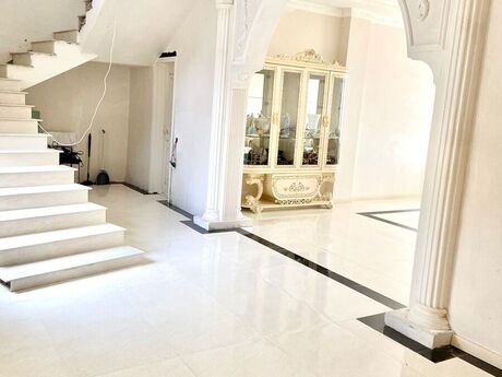 5 otaqlı həyət evi/bağ evi - Nəsimi m. - 240 m²