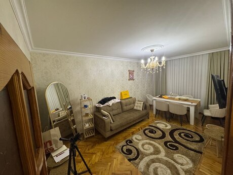 3 otaqlı köhnə tikili - Əhmədli m. - 82 m²