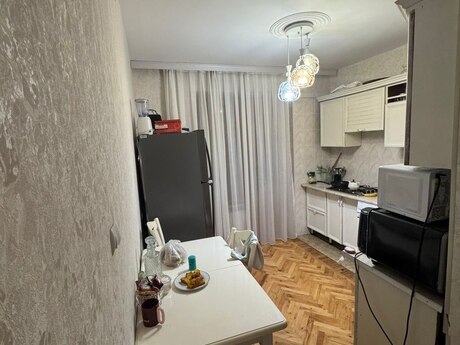 3 otaqlı köhnə tikili - Əhmədli m. - 82 m²