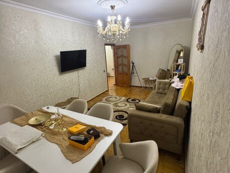 3 otaqlı köhnə tikili - Əhmədli m. - 82 m²