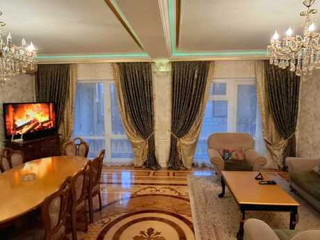 5 otaqlı köhnə tikili - Azadlıq Prospekti m. - 150 m²