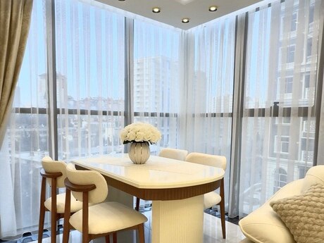 Satılır 3 otaqlı yeni tikili 100 m², 28 May m.