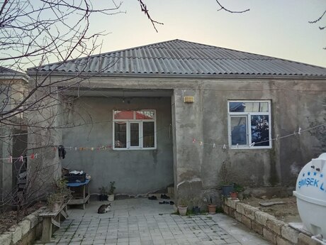 Satılır 3 otaqlı həyət evi/bağ evi 100 m², Binə q.