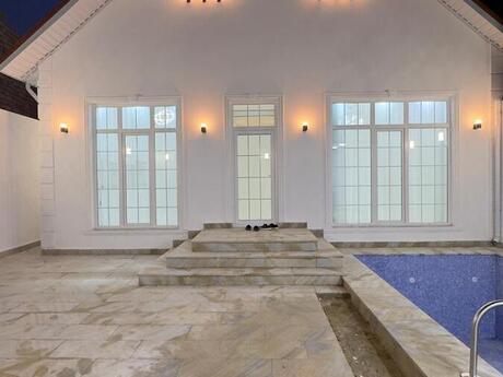 4 otaqlı həyət evi/bağ evi - Şüvəlan q. - 130 m²