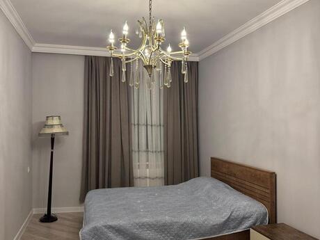 5 otaqlı həyət evi/bağ evi - Mərdəkan q. - 320 m²